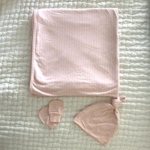 Lou Lou and Company Newborn Essential Bundle with Swaddle Blanket, Hat and Glove